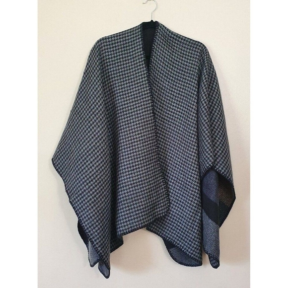 Poncho   - Picture 2 of 7